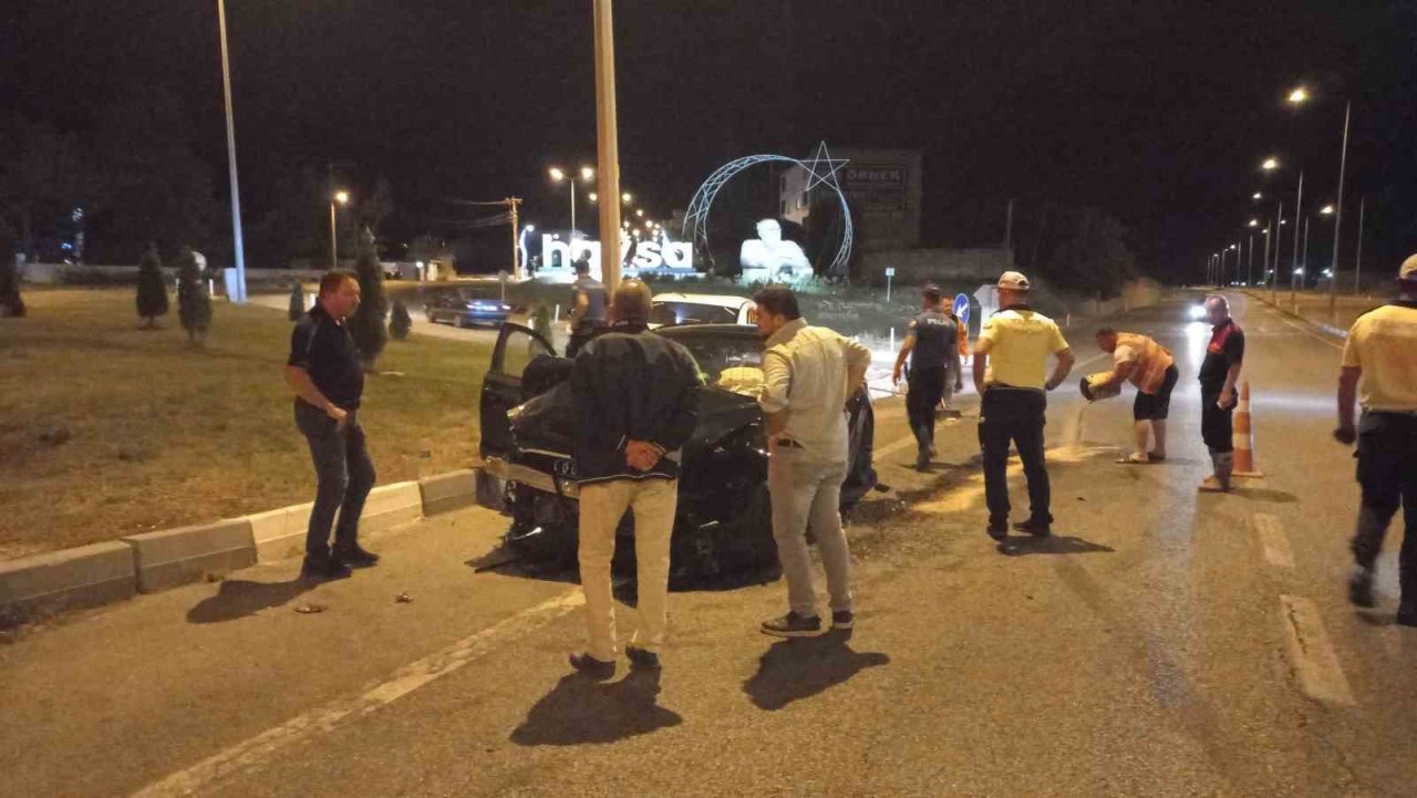 Gurbetçi aile tatil dönüşü kaza yaptı: 3 yaralı