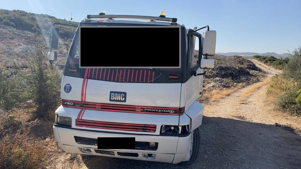 Hazineye ait araziden toprak alırken yakalandı