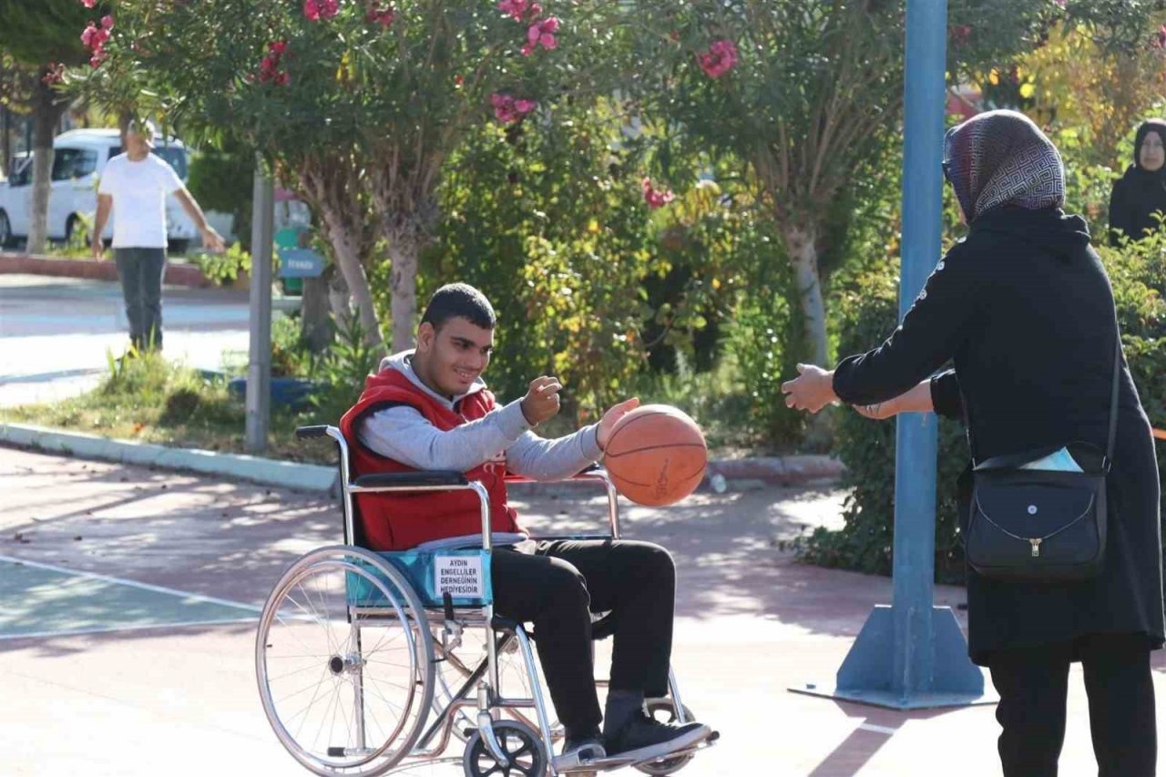 Efeler Gençlik Kampı, 2 ayda bin genci ağırladı