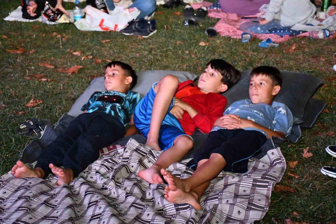 İznik’te yazlık sinema sezon finali yaptı