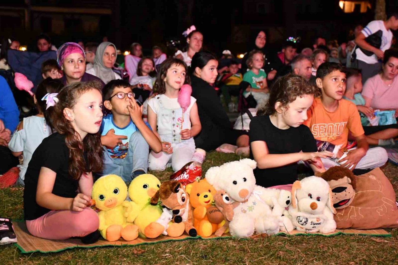 İznik’te yazlık sinema sezon finali yaptı