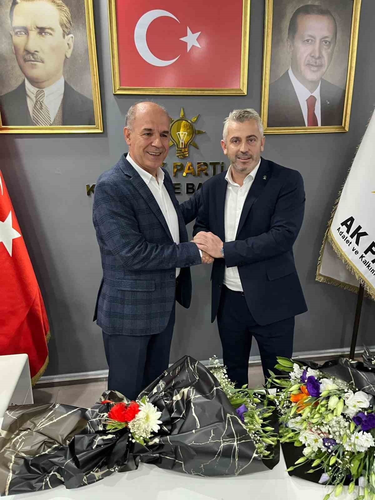 Karesi AK Parti’de Hakan Aka bayrağı devraldı