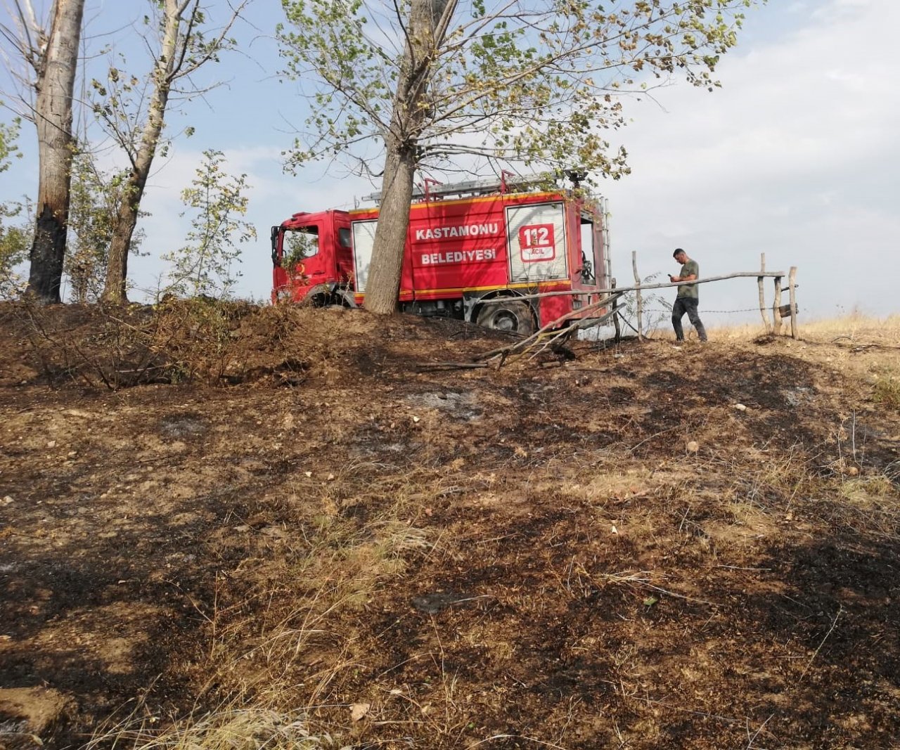 İki farklı noktada çıkan anız yangını büyümeden söndürüldü
