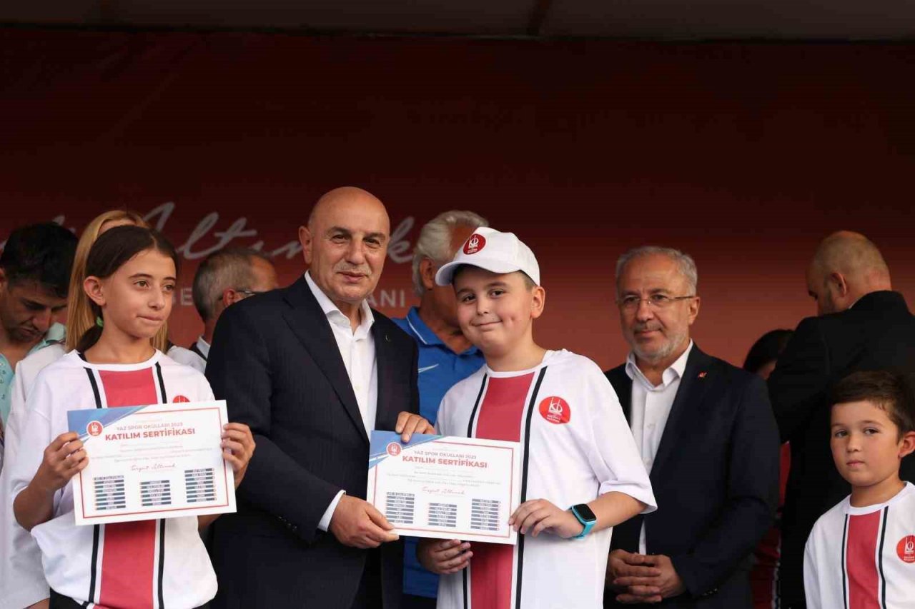 Keçiören Belediyesi 7 bin 549 sporcuya sertifika verdi