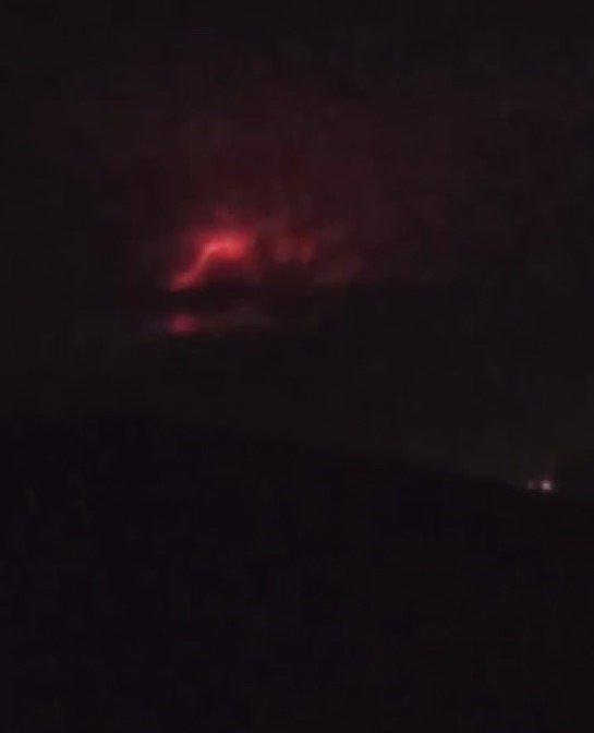 Kocaeli’de elektrik fırtınası geceyi aydınlattı