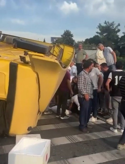 Tırın kupasının koptuğu kazada ağır yaralanan sürücü hayatını kaybetti