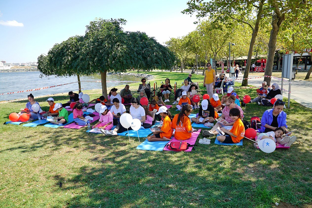 Küçükçekmeceli çocuklar, zafer haftası etkinliklerinde bir araya geldi