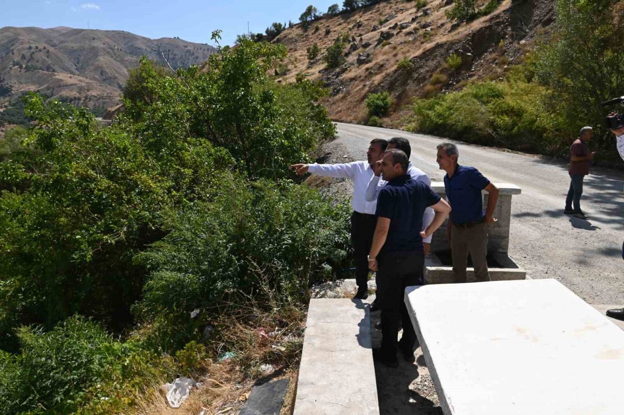 Pütürge’de asfalt çalışmaları devam ediyor