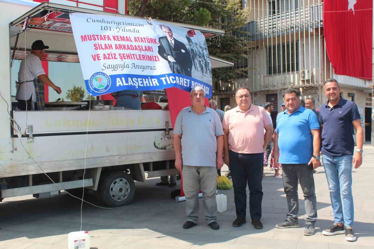 Alaşehir Borsası şehitler için lokma döktürttü