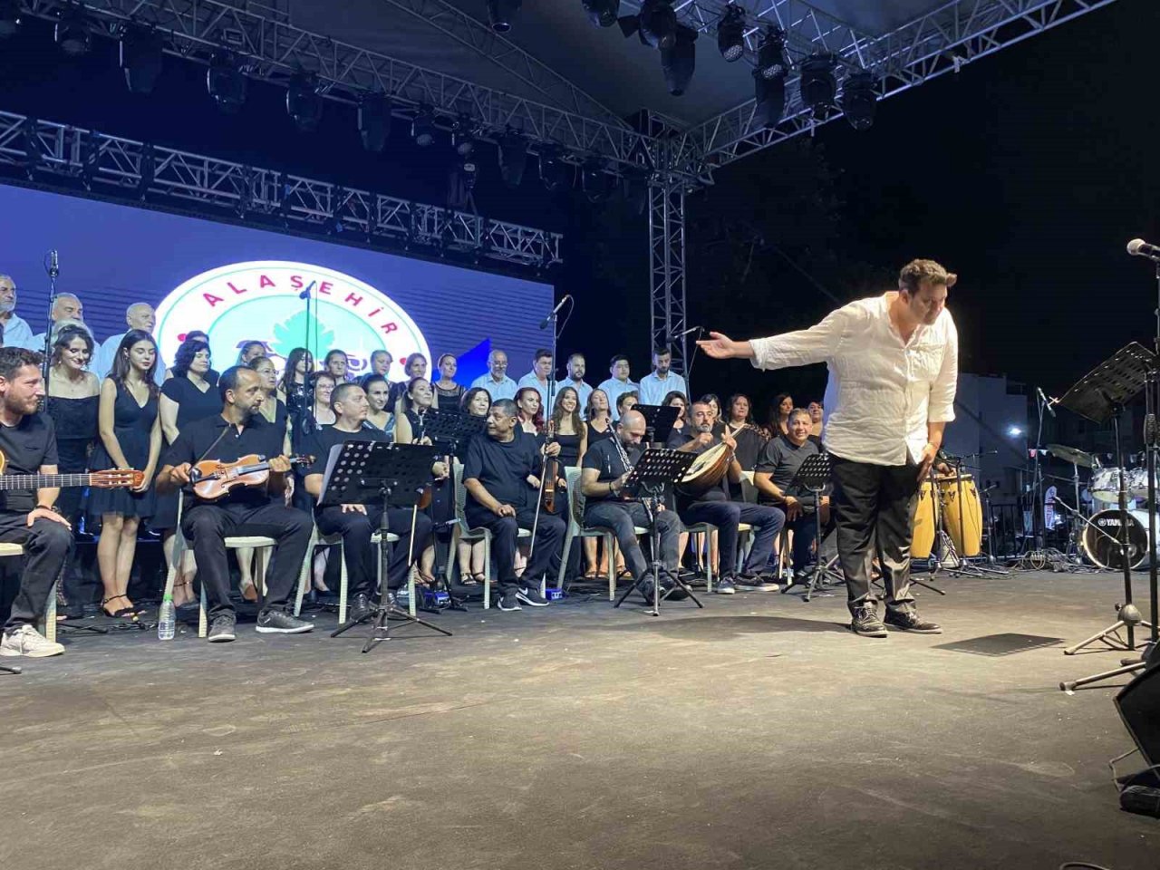 Başkan Öküzcüoğlu’ndan muhteşem performans