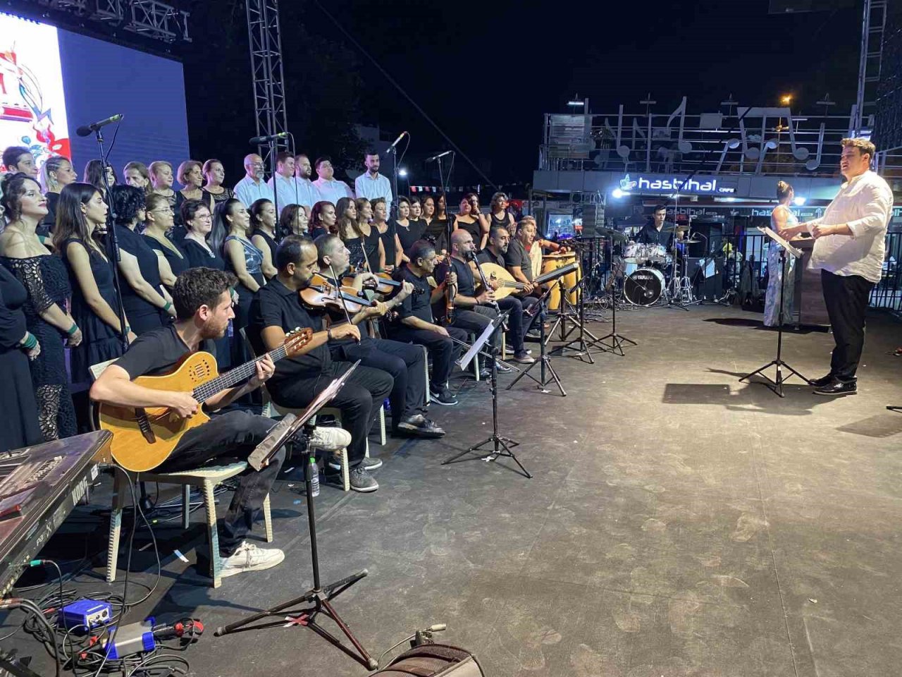 Başkan Öküzcüoğlu’ndan muhteşem performans