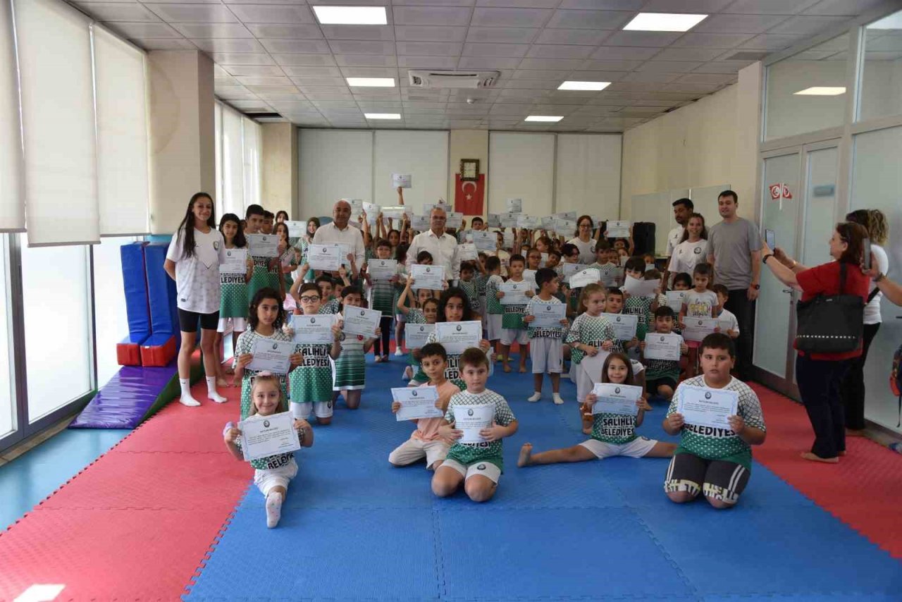 Salihli’de yaz spor kursları sertifika töreniyle son buldu