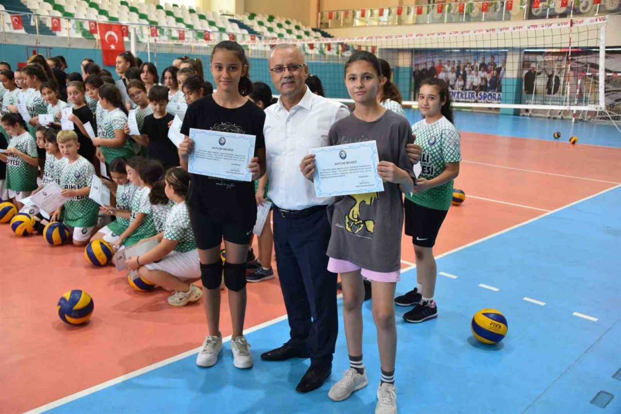 Salihli’de yaz spor kursları sertifika töreniyle son buldu