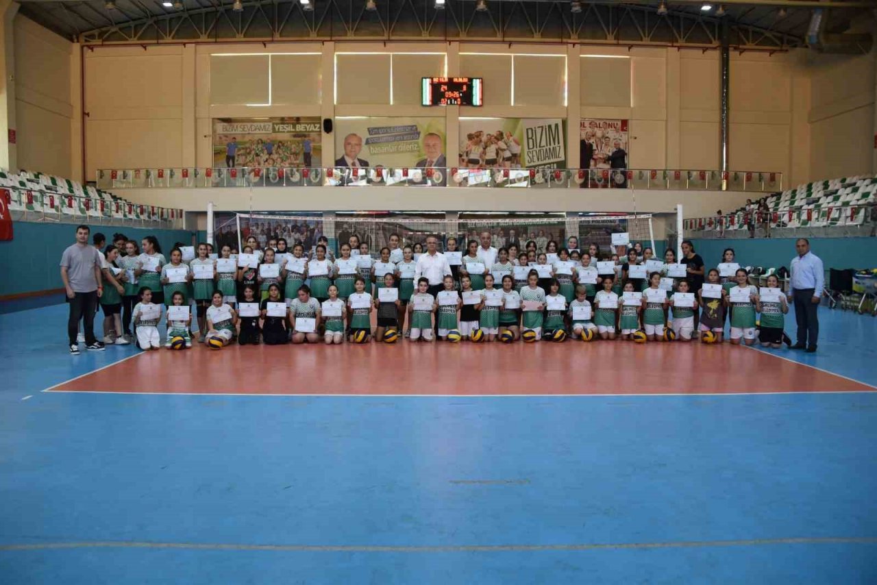 Salihli’de yaz spor kursları sertifika töreniyle son buldu