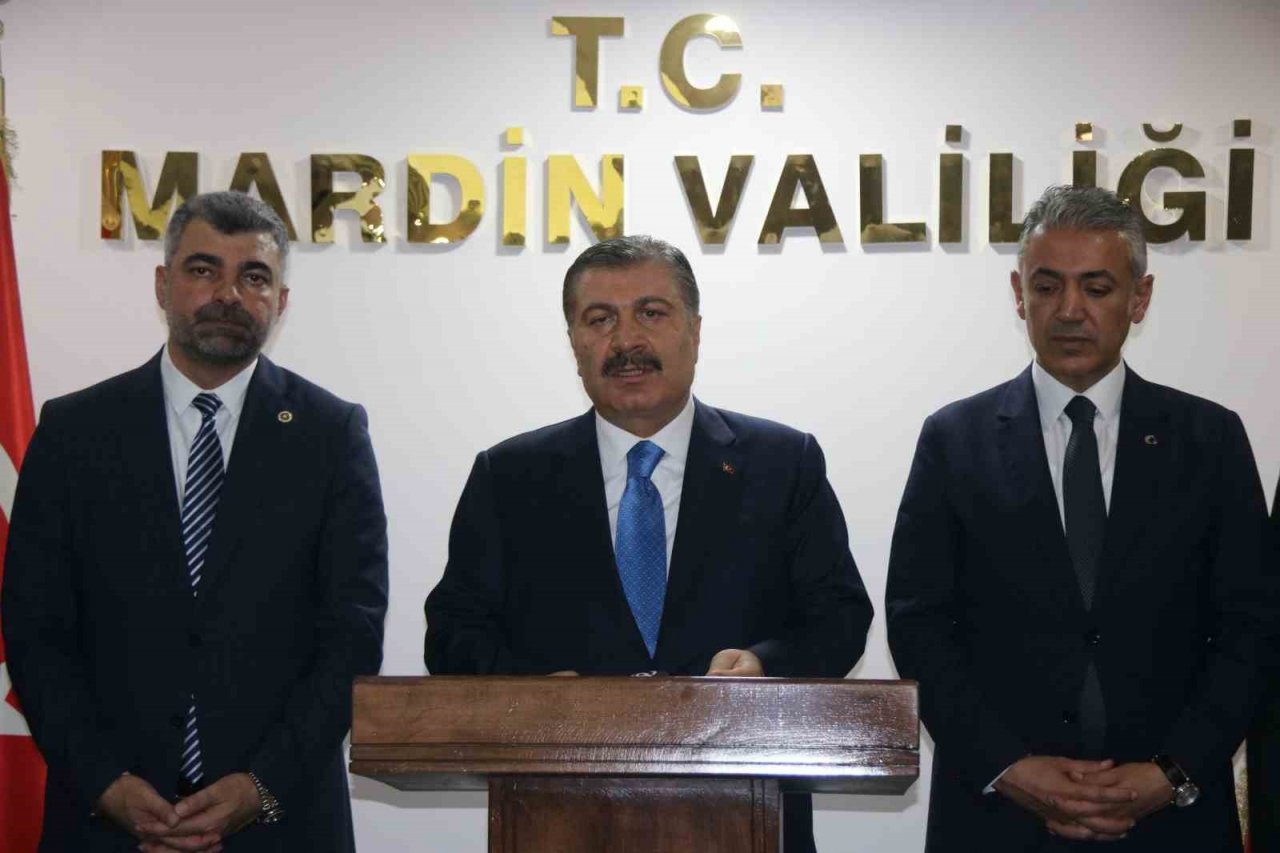 Bakan Koca: "(E-reçeteye 5 dil eklenmesi) Yabancı hastanın kendi ülkesinde reçetenin anlaşılır olmasını sağlamak için yapılan bir düzenlemedir"