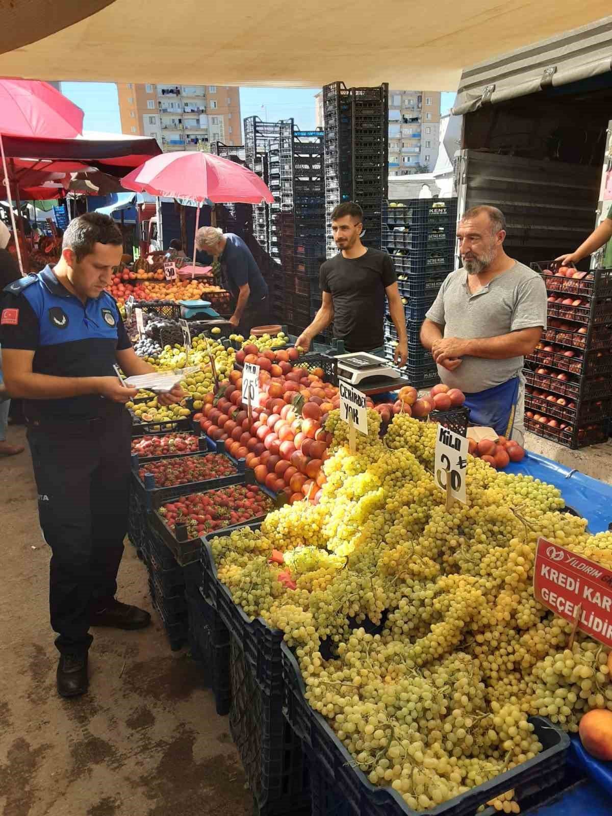 Melikgazi Belediyesi zabıta ekipleri pazar yerlerini denetledi