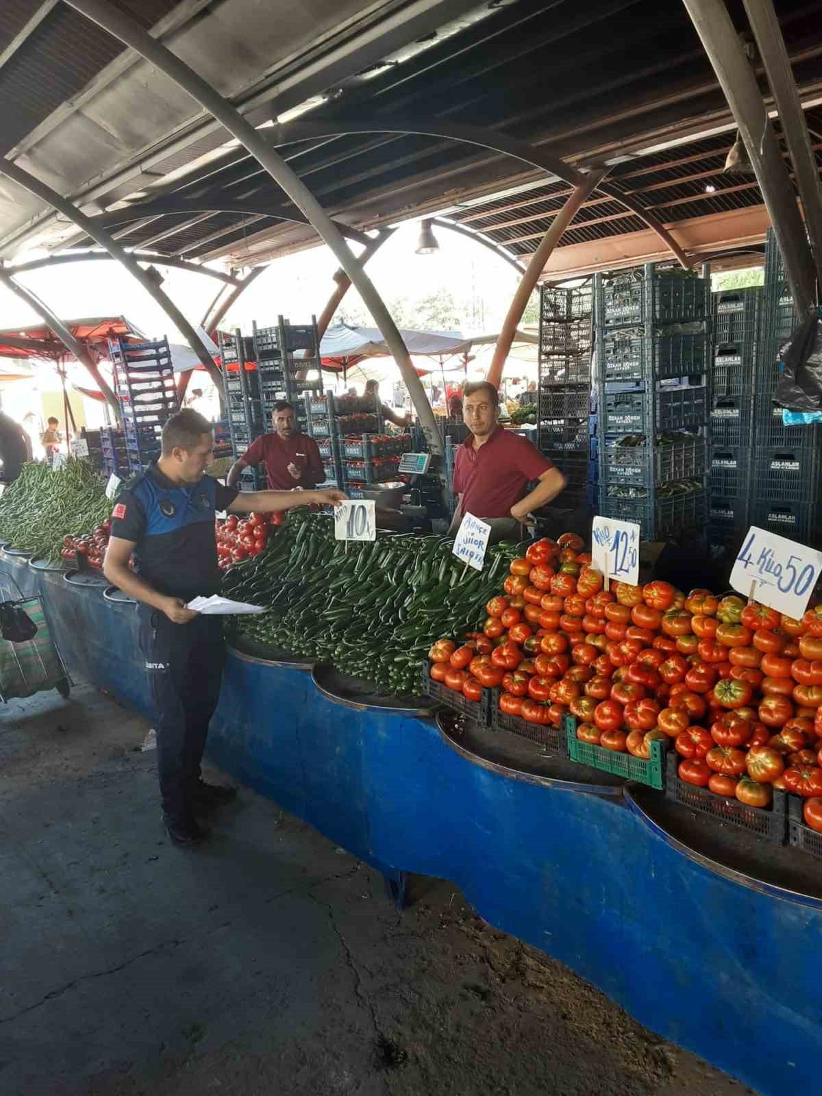 Melikgazi Belediyesi zabıta ekipleri pazar yerlerini denetledi