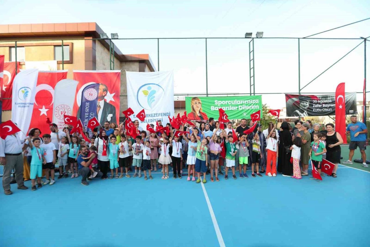 Zafer Bayramı Turnuvasında dereceye girenlere ödüller verildi