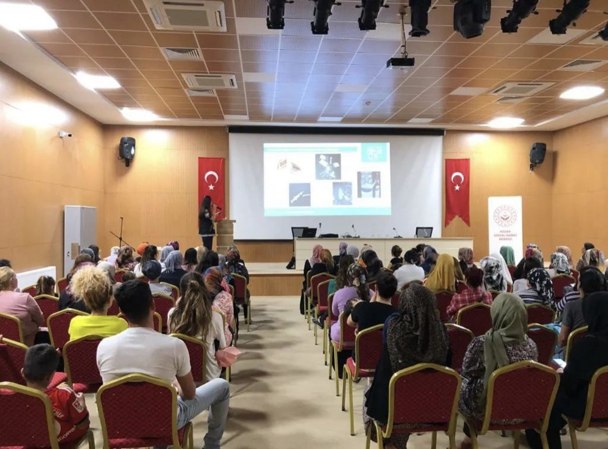 Kozan’da ’En iyi narkotik polisi: Anne’ eğitimleri gerçekleştirildi