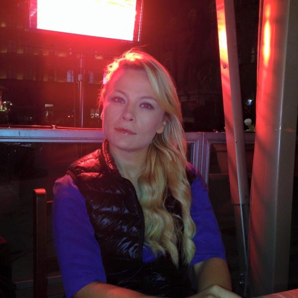 Arkadaşları ile restoranda sohbet ederken aniden fenalaştı