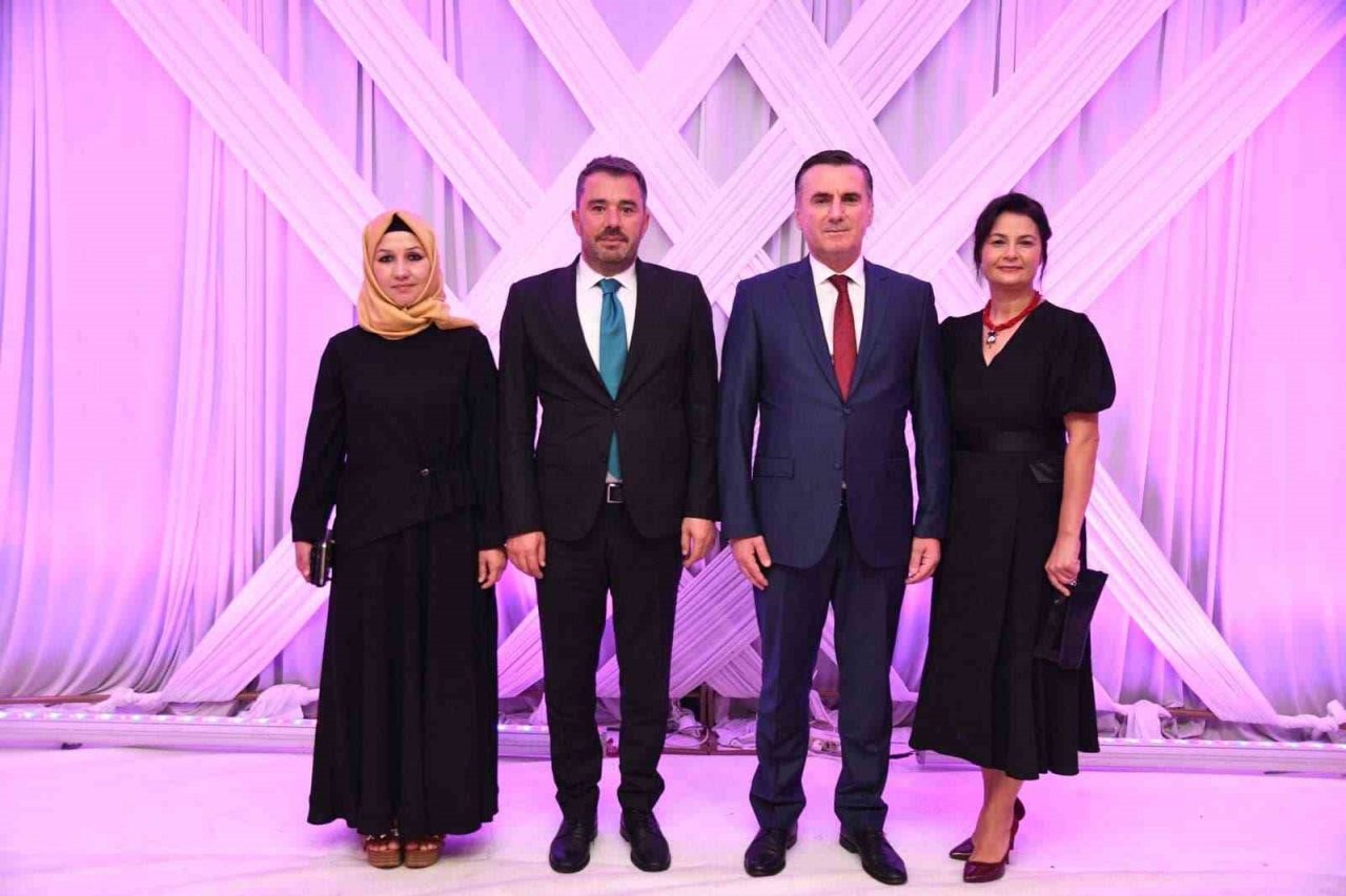 Pursaklar Belediye Başkanı Çetin’den Kaymakam Yıldız’a veda yemeği