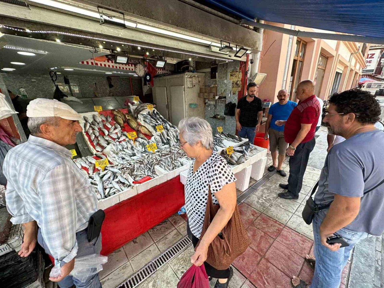 Sezonun ilk balıkları tezgahlarda