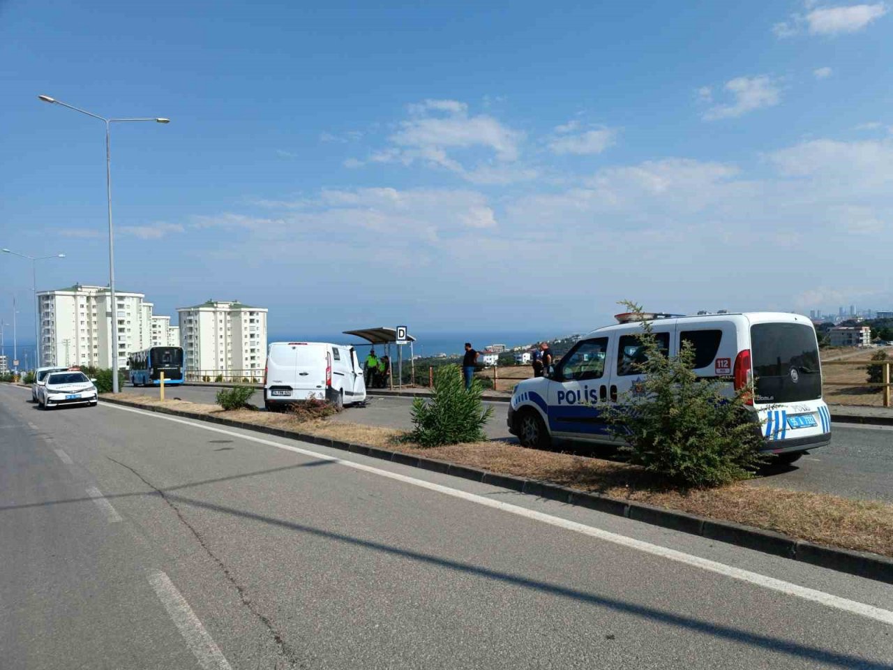 Para dolu nakil aracı otobüsle çarpıştı: 4 yaralı