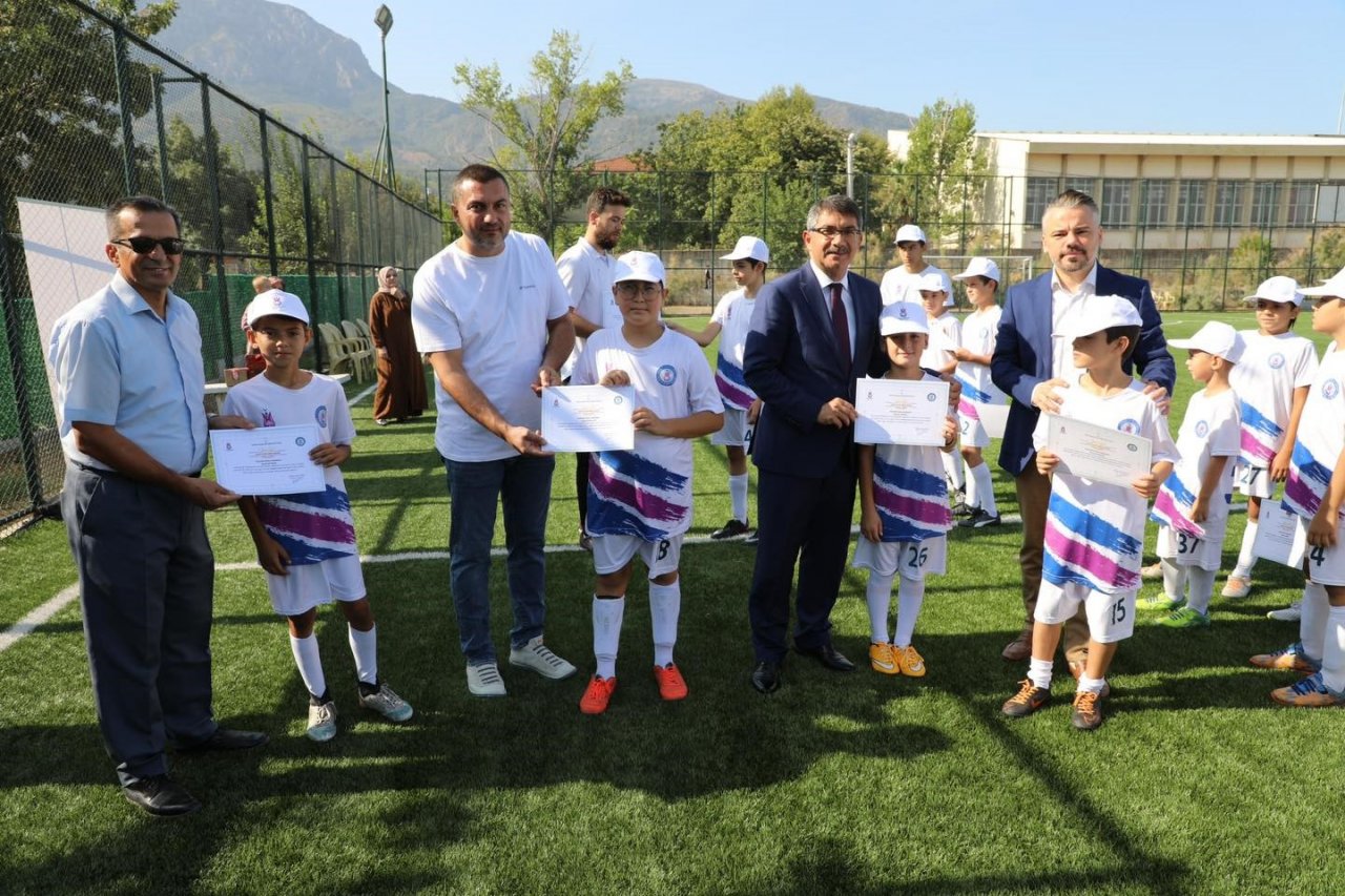 Şehzadeler Belediyesi yaz okulu sertifika töreniyle noktalandı
