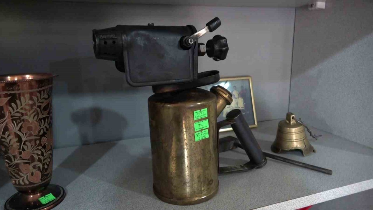 Siirt Lisesi müzesi tarihe ışık tutuyor