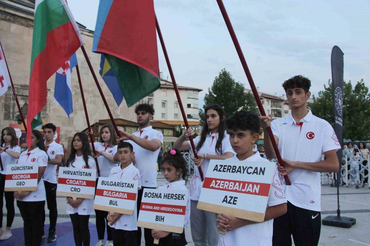 Balkan U18 Atletizm Şampiyonası’nın açılış seremonisi yapıldı