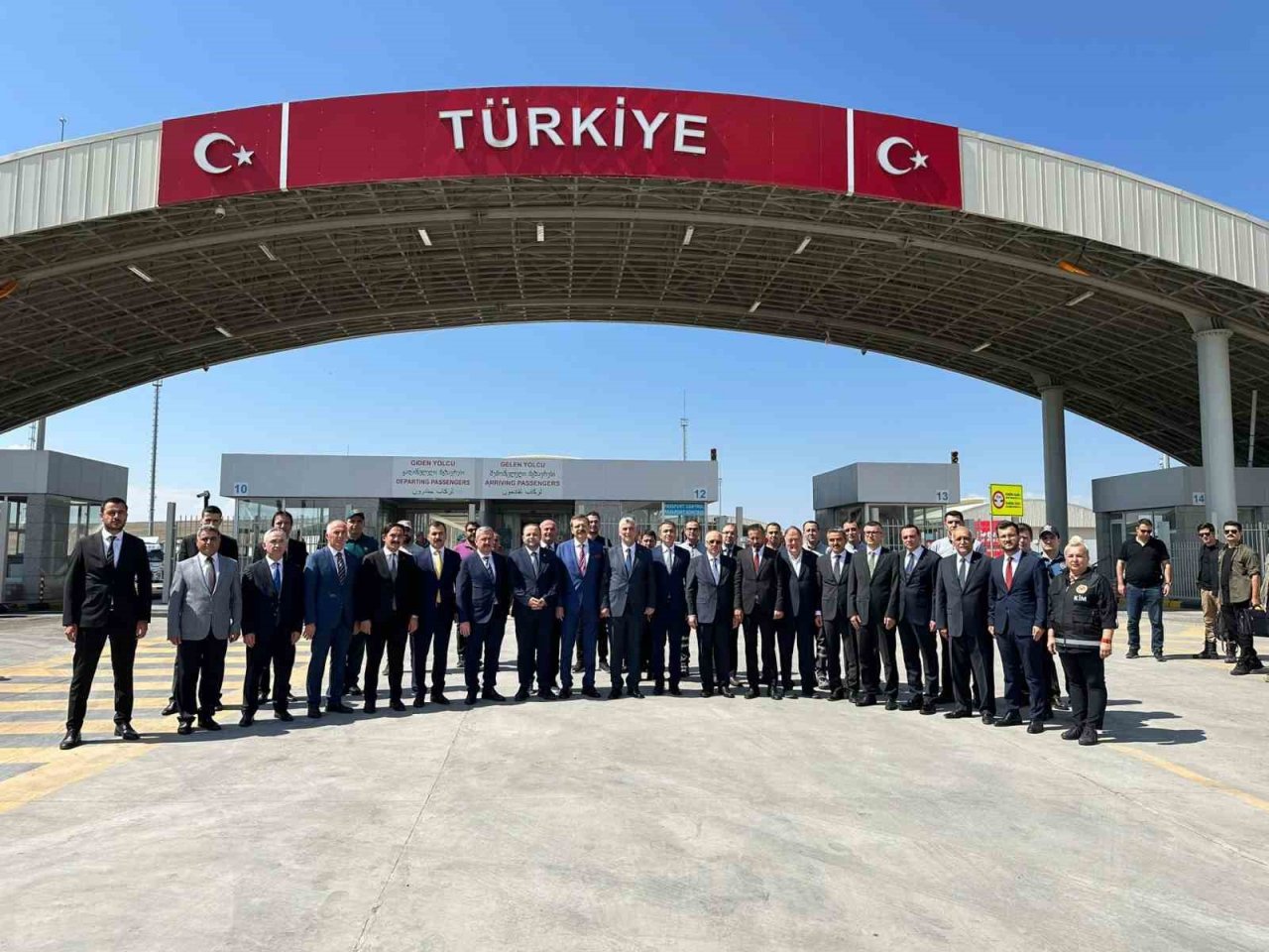 Ticaret Bakanı Bolat, Çıldır-Aktaş Sınır Kapısı’nda incelemelerde bulundu