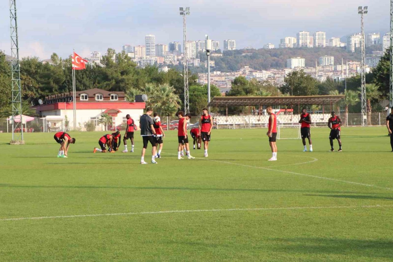 Hüseyin Eroğlu: "En güçlü sistemimiz ve kadromuzla maça hazırlanıyoruz"