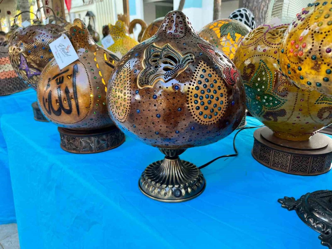 Sındırgılı kadınlar sanat sokağı ile geleneği devam ettirdi