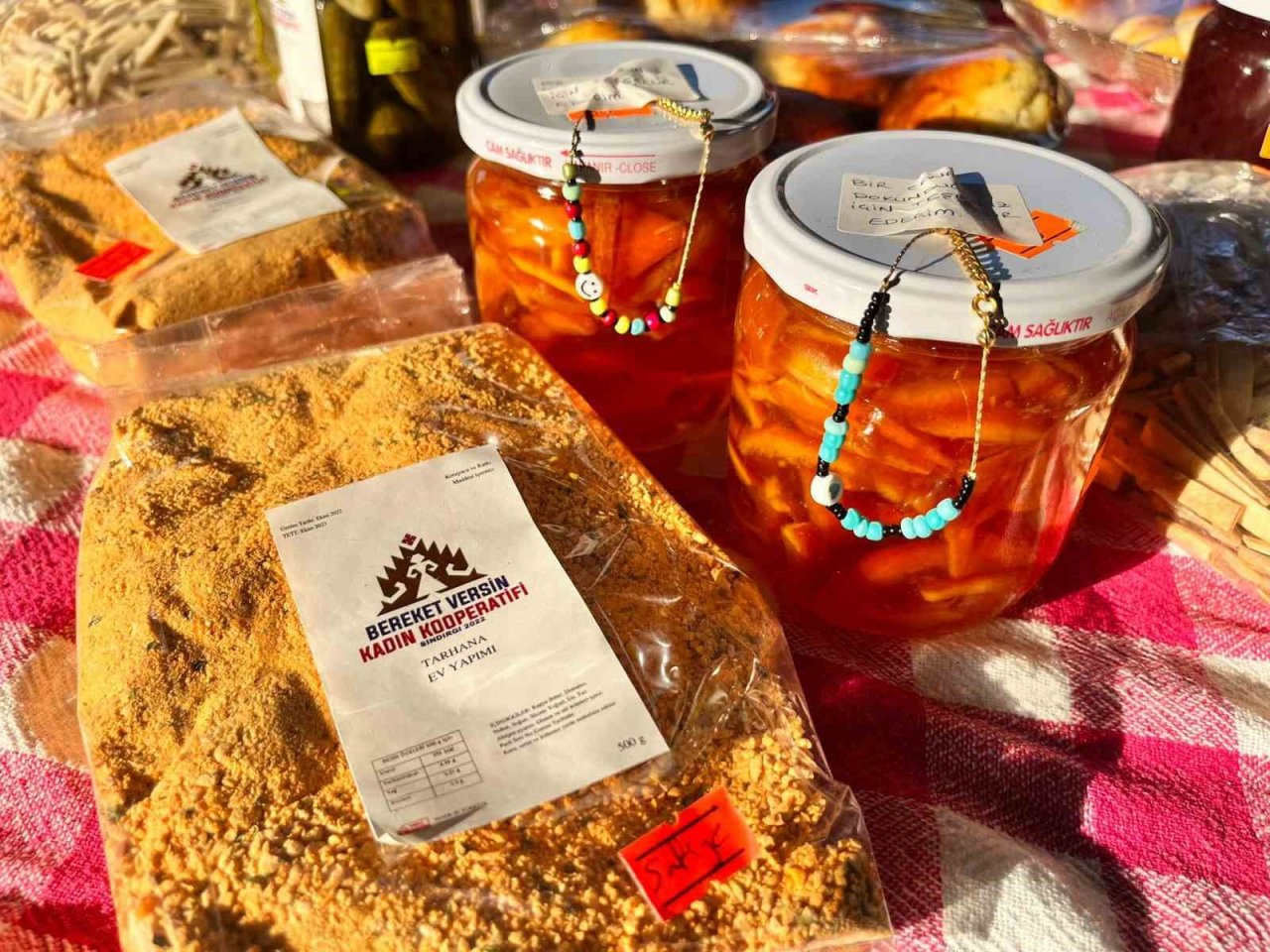 Sındırgılı kadınlar sanat sokağı ile geleneği devam ettirdi