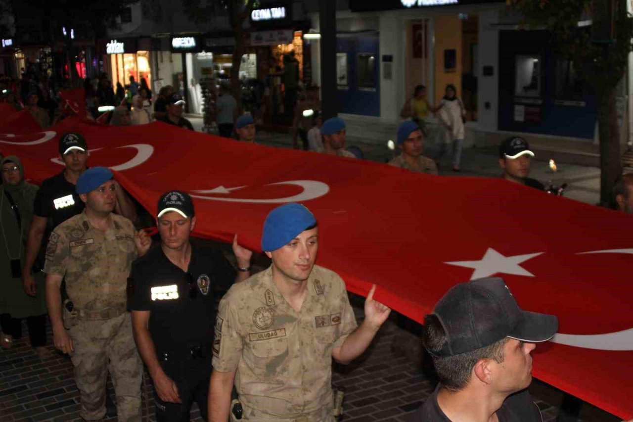 Uşak’ta kurtuluş etkinlikleri Kurtuluş Korteji ile başladı