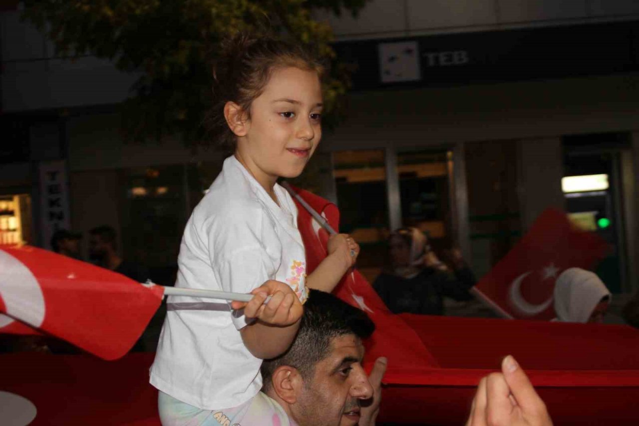 Uşak’ta kurtuluş etkinlikleri Kurtuluş Korteji ile başladı