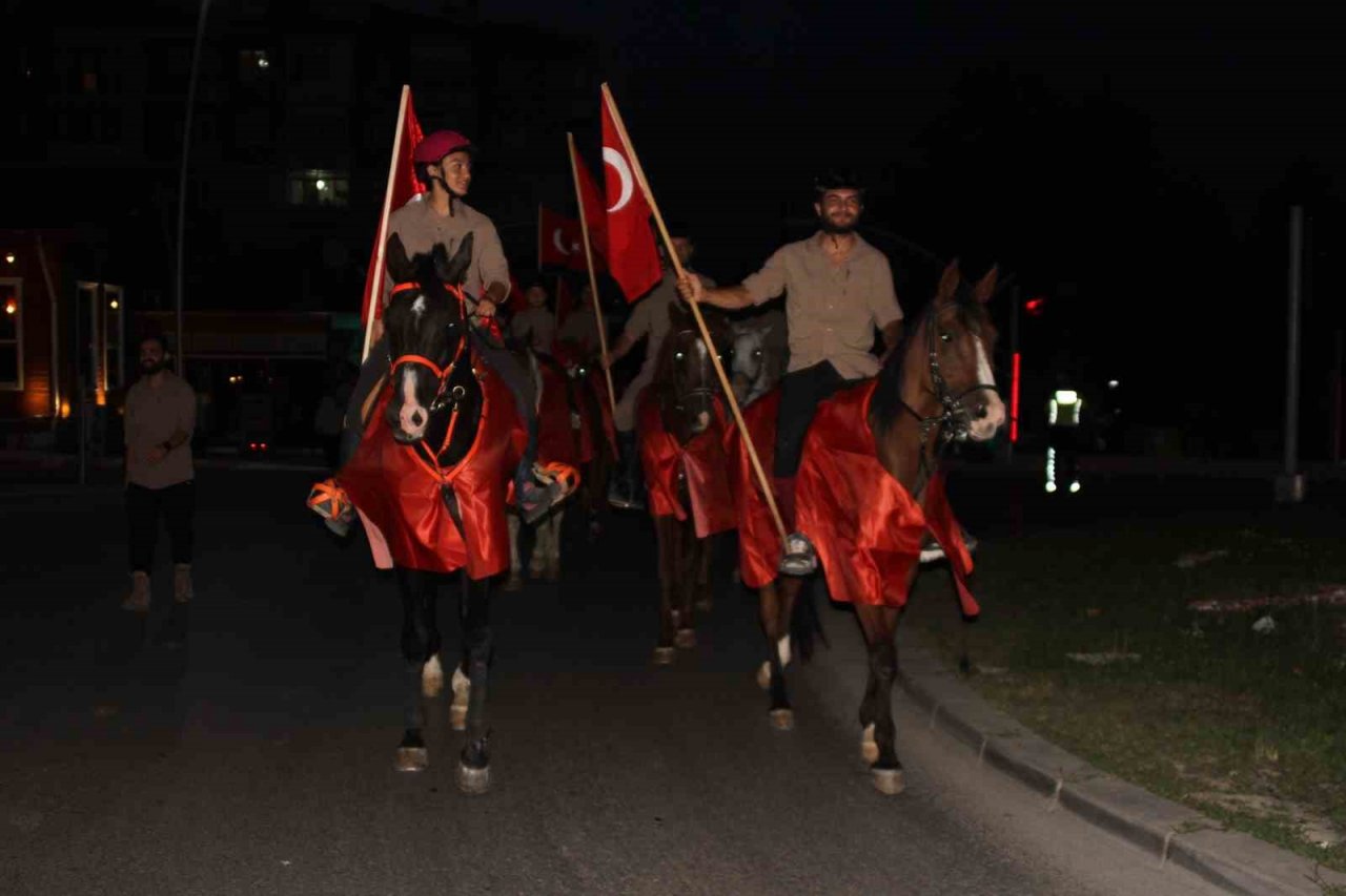 Uşak’ta kurtuluş etkinlikleri Kurtuluş Korteji ile başladı