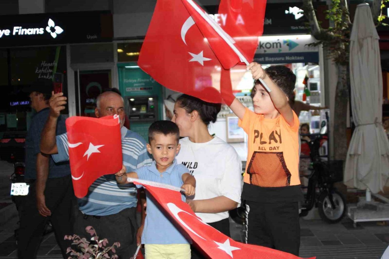 Uşak’ta kurtuluş etkinlikleri Kurtuluş Korteji ile başladı