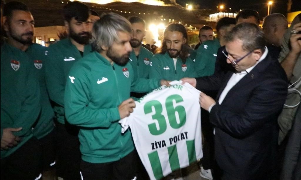 Vali Polat ve Milletvekili Çalkın’a 36 numaralı forma