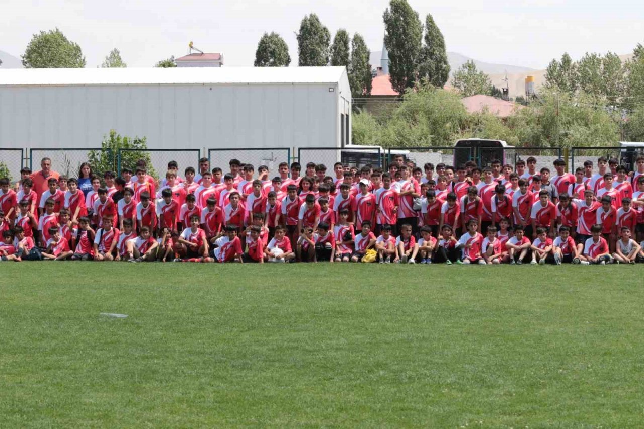 Van’da bin 310 çocuğun katıldığı yaz spor okulları tamamlandı