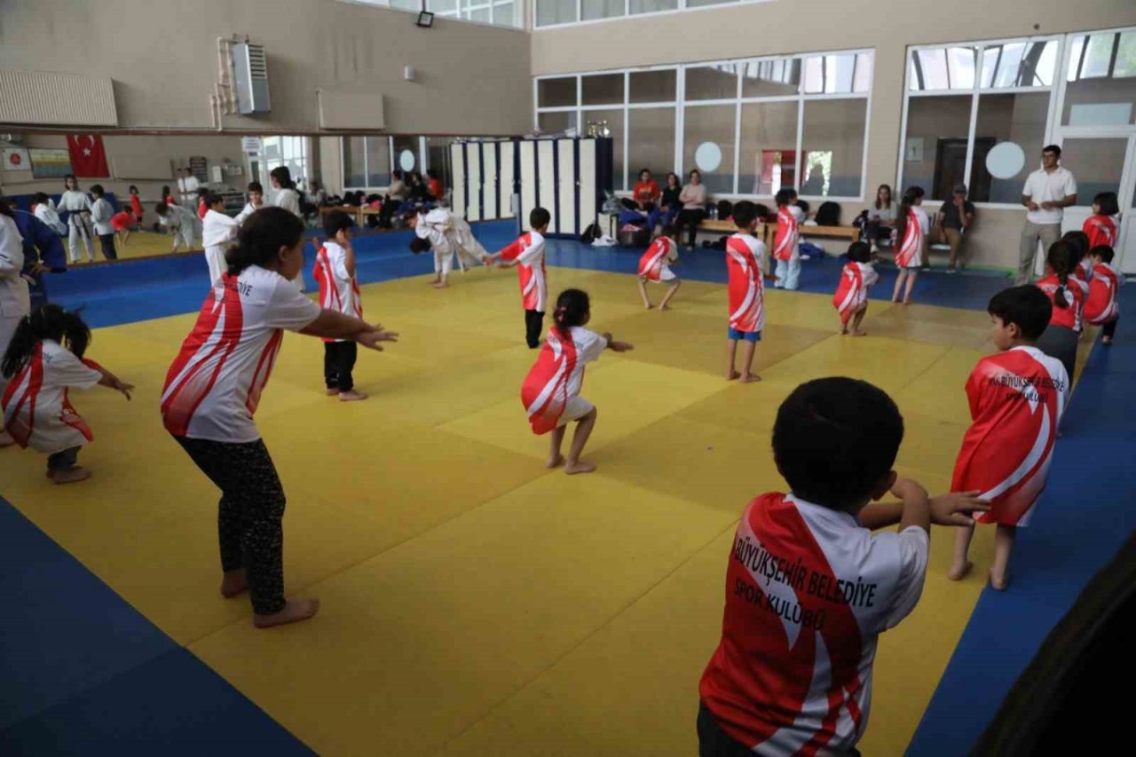 Van’da bin 310 çocuğun katıldığı yaz spor okulları tamamlandı