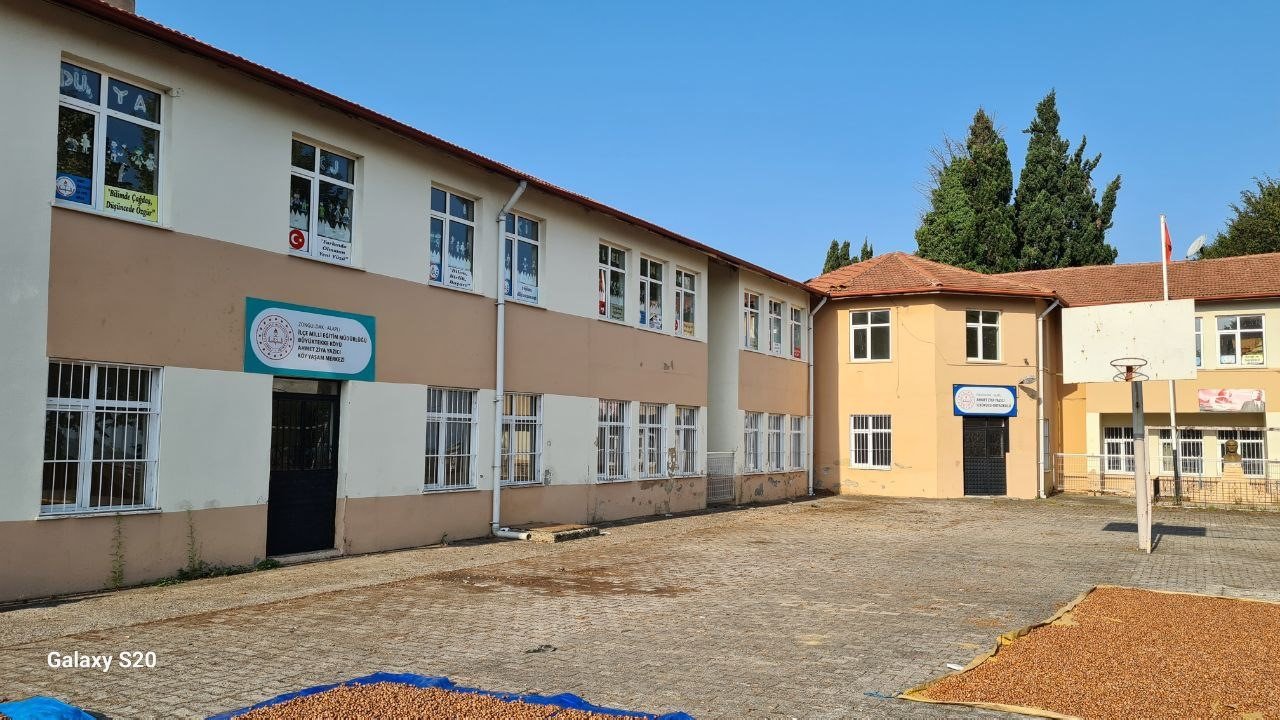 Emekli öğretmen Yılmaz, "Atıl kalmış köy okulları değerlendirilmeli"