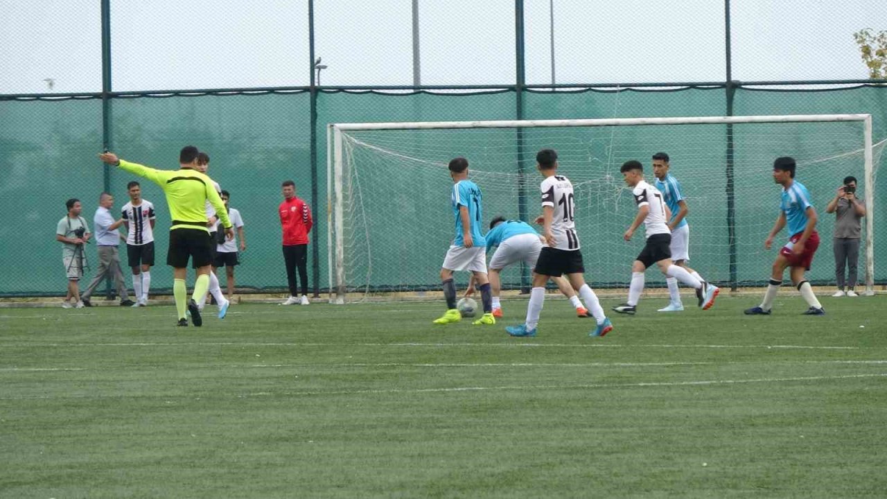 Türkiye’de yaşayan göçmenler futbol turnuvasında bir araya geldi