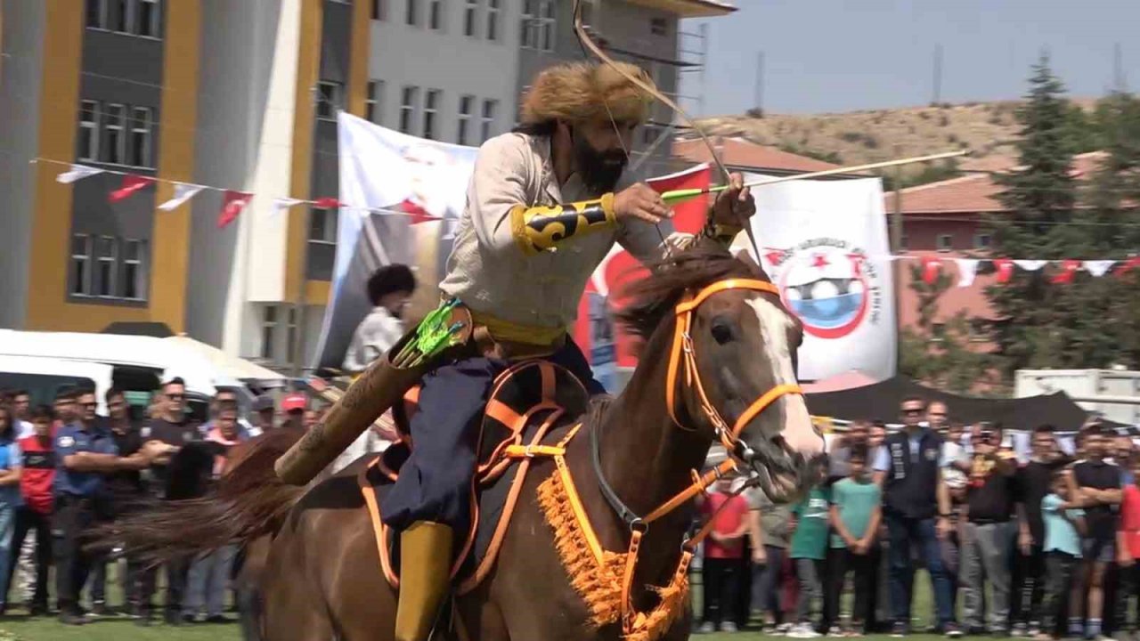 29. Karakeçili Ertuğrul Gazi’yi Anma Uluslararası Kültür Şenliği başladı