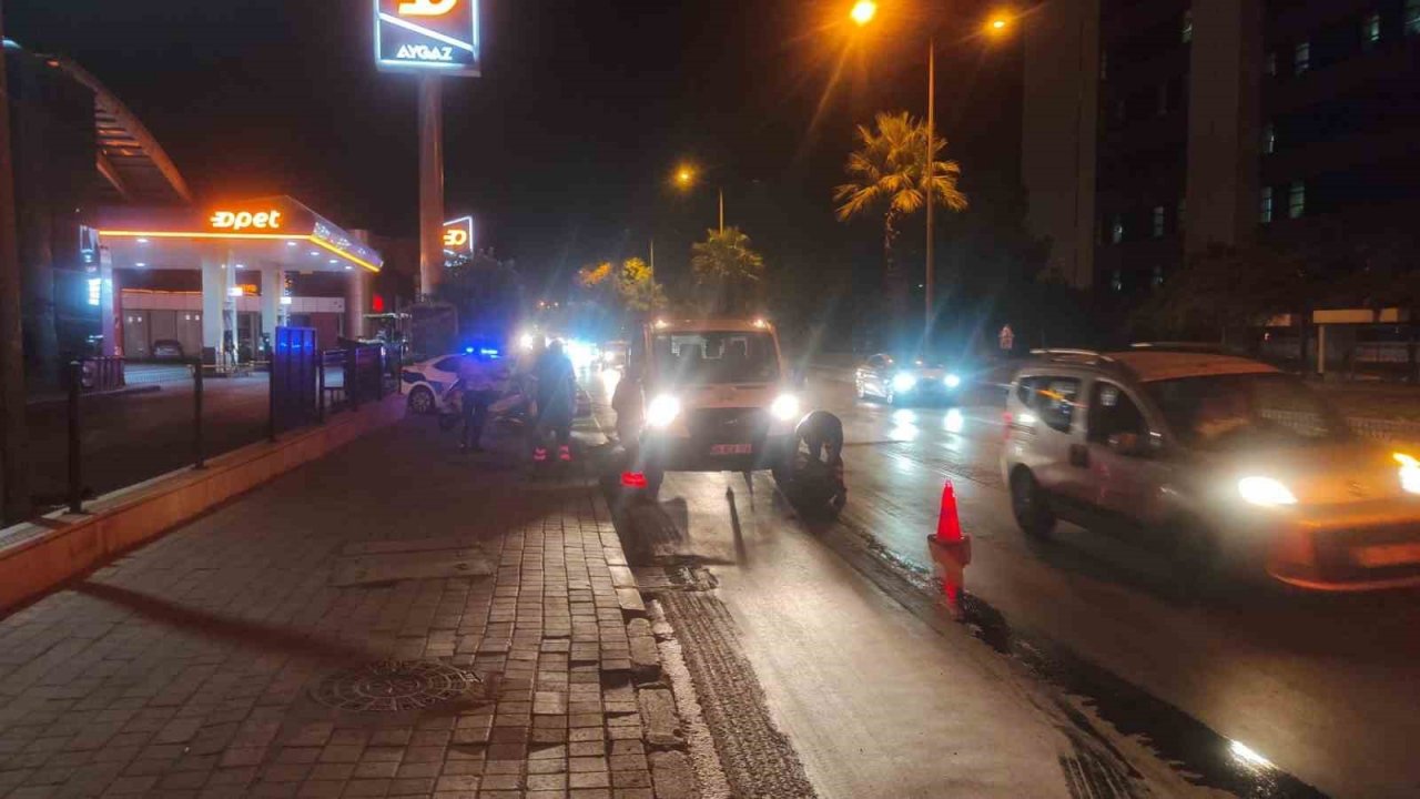 Yere dökülen motor yağı sürücülere zor anlar yaşattı