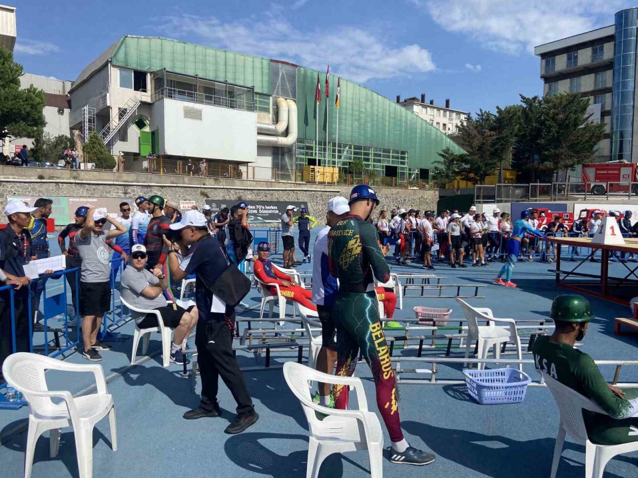 Dünya itfaiyecileri yangına değil, madalyaya koştu