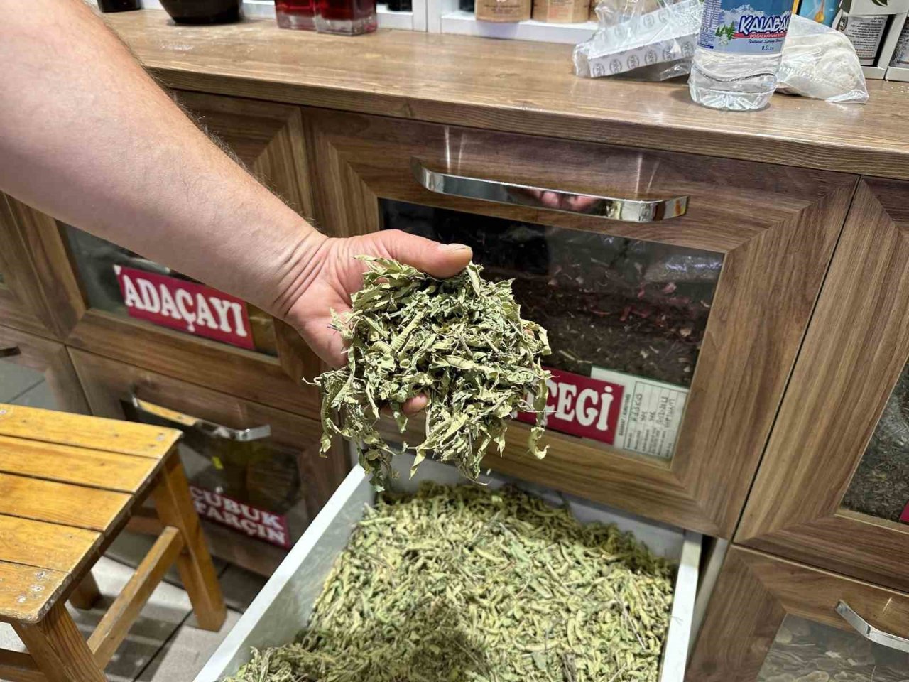 Güneşten hasar gören ciltler için karışım yağlar ve bitki çayları öneriliyor