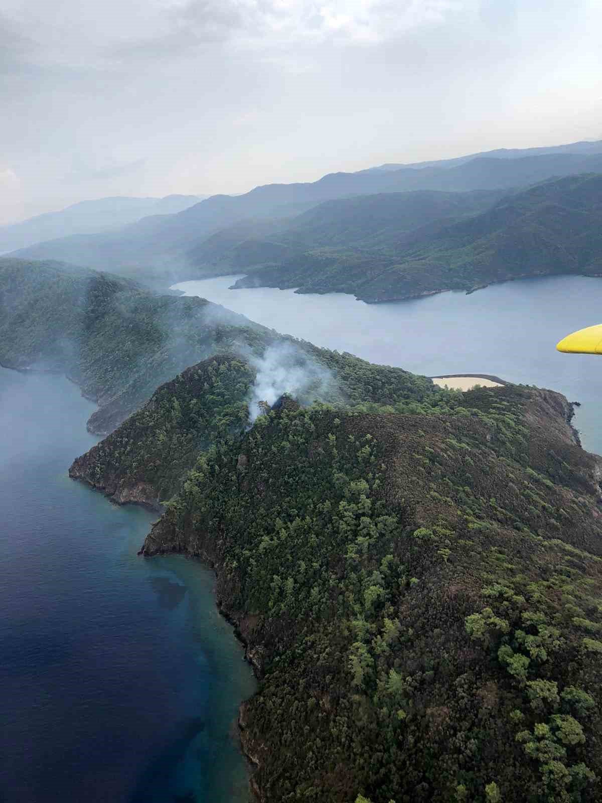 Marmaris yangınına havadan müdahale sürüyor