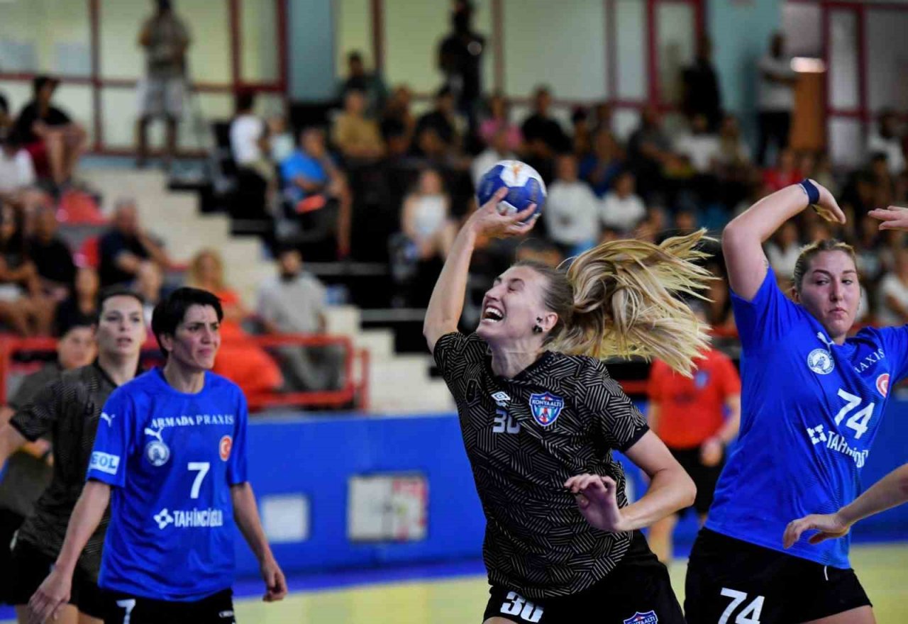 Konyaaltı Belediye SK Kadın Hentbol Takımı, sezona galibiyetle başladı