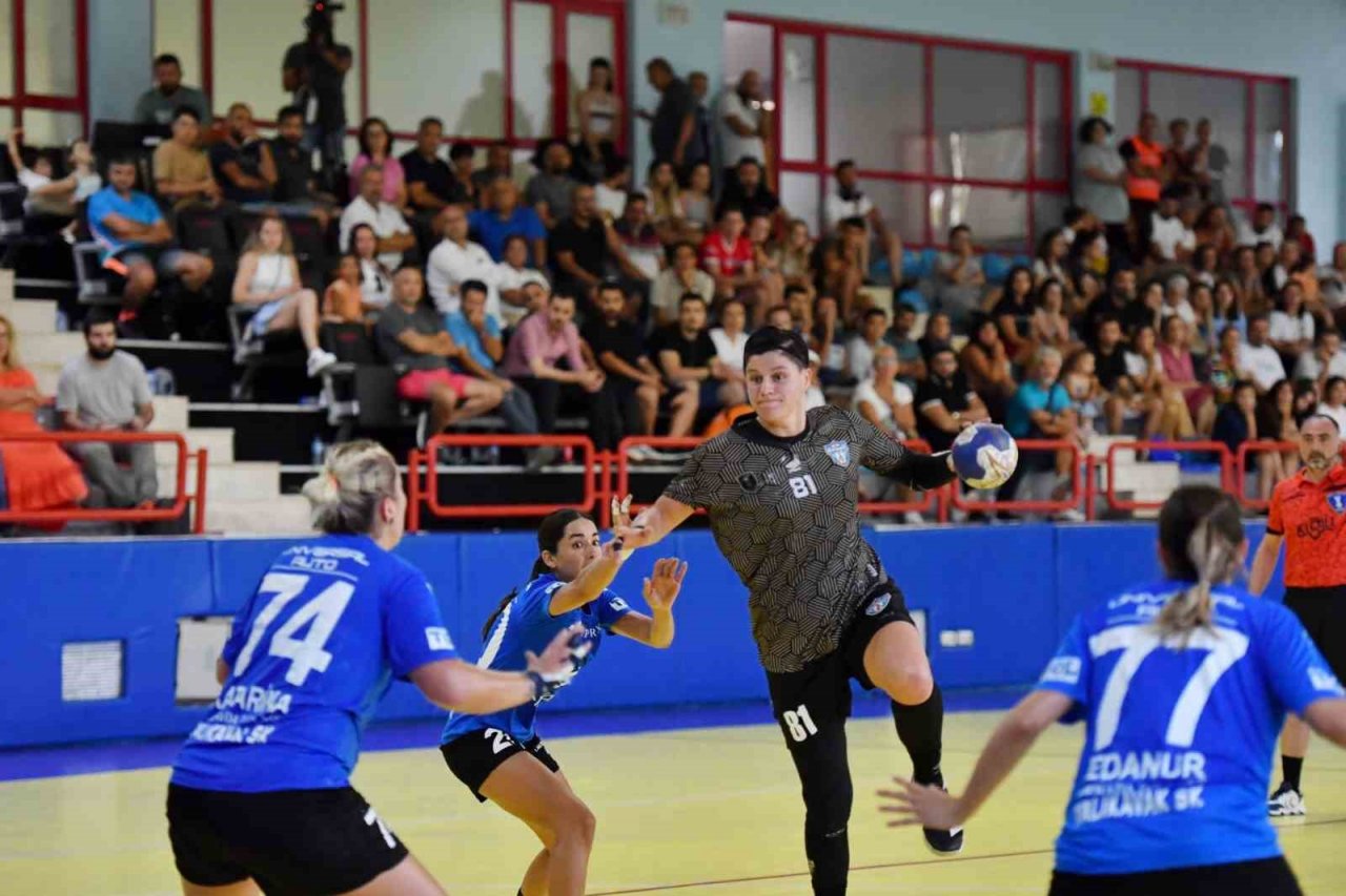 Konyaaltı Belediye SK Kadın Hentbol Takımı, sezona galibiyetle başladı